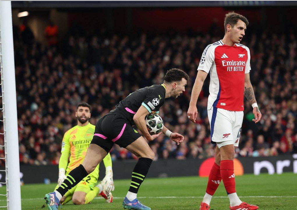 ayx-包含荷甲赛程吃紧；阿森纳窗口期防线松动；信心回归；阵容厚度经受考验的词条-ayx