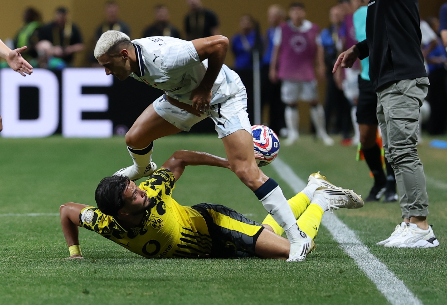 爱游戏app-包含加时末段多特蒙德备战德国杯,扳平良机细节曝光,媒体盛赞,细节决定成败的词条-爱游戏app